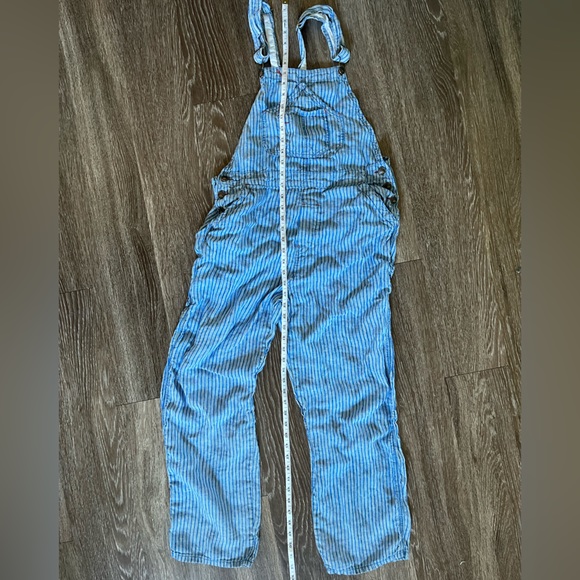 Faherty size medium overalls